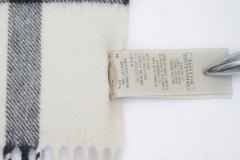 Burberry Pre-Owned Check Cashmere Ecru/Off-White Scarf
