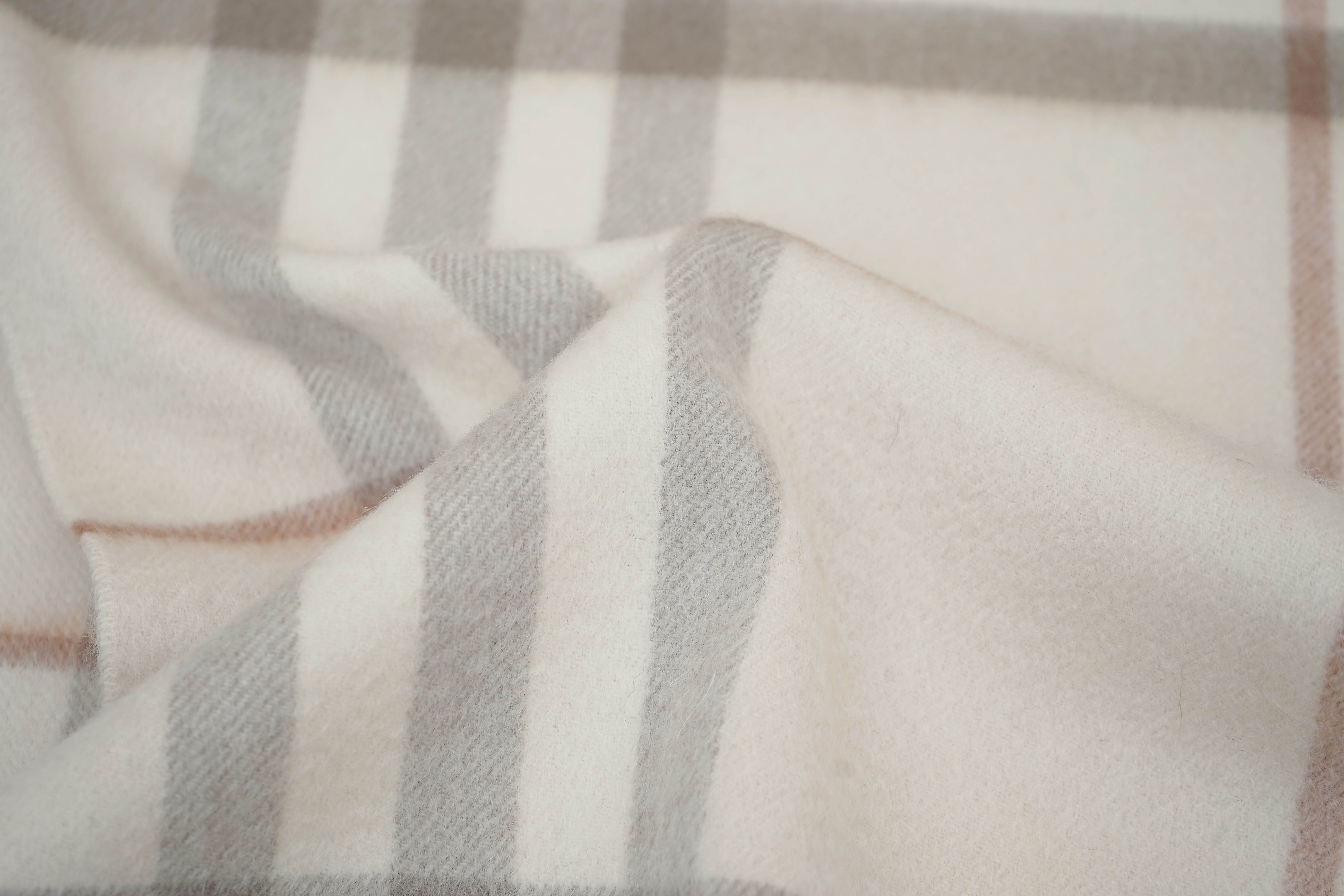 Classic Check Cashmere Ecru/Off-White Scarf
