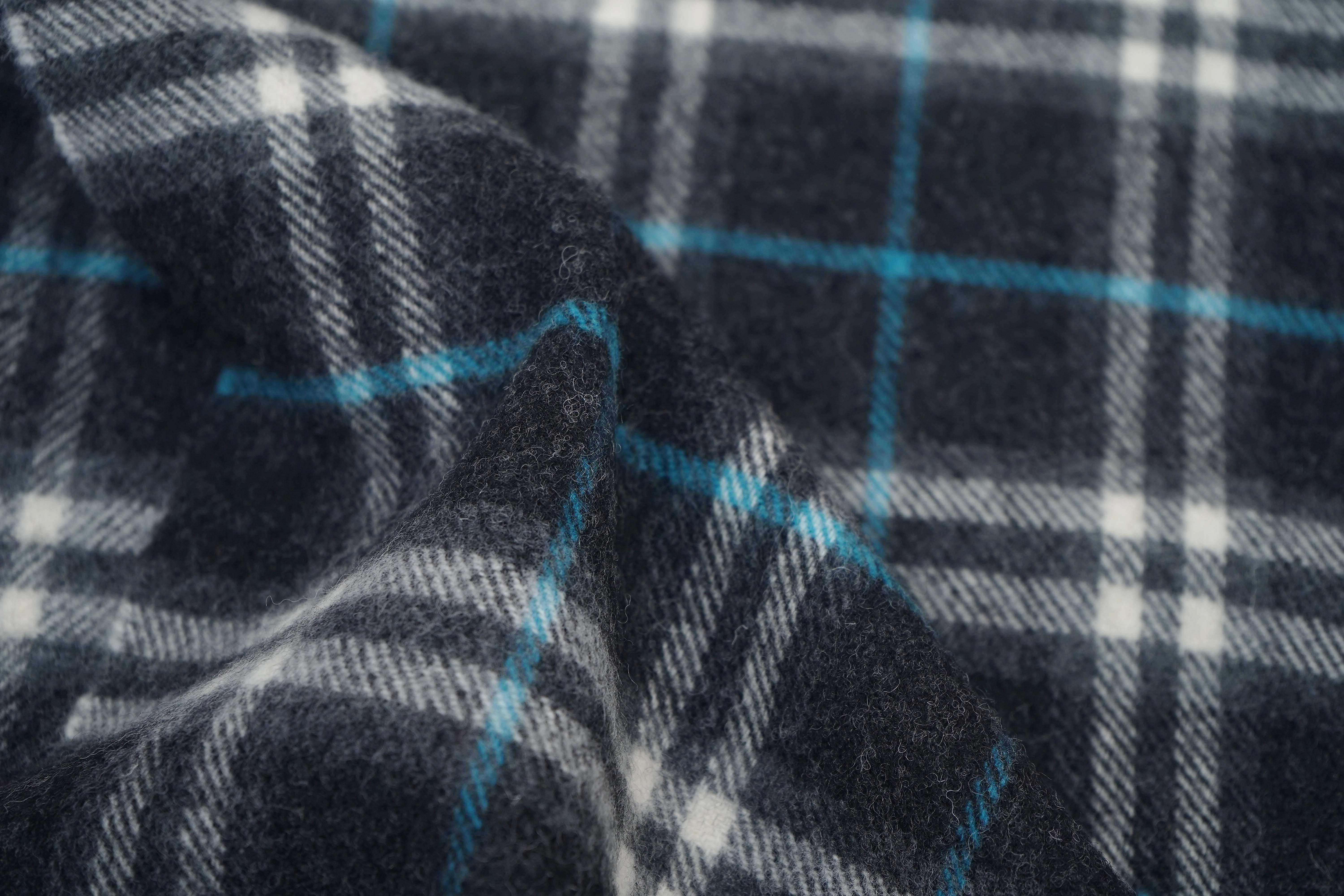 Classic Check Lambswool Dark Grey Scarf