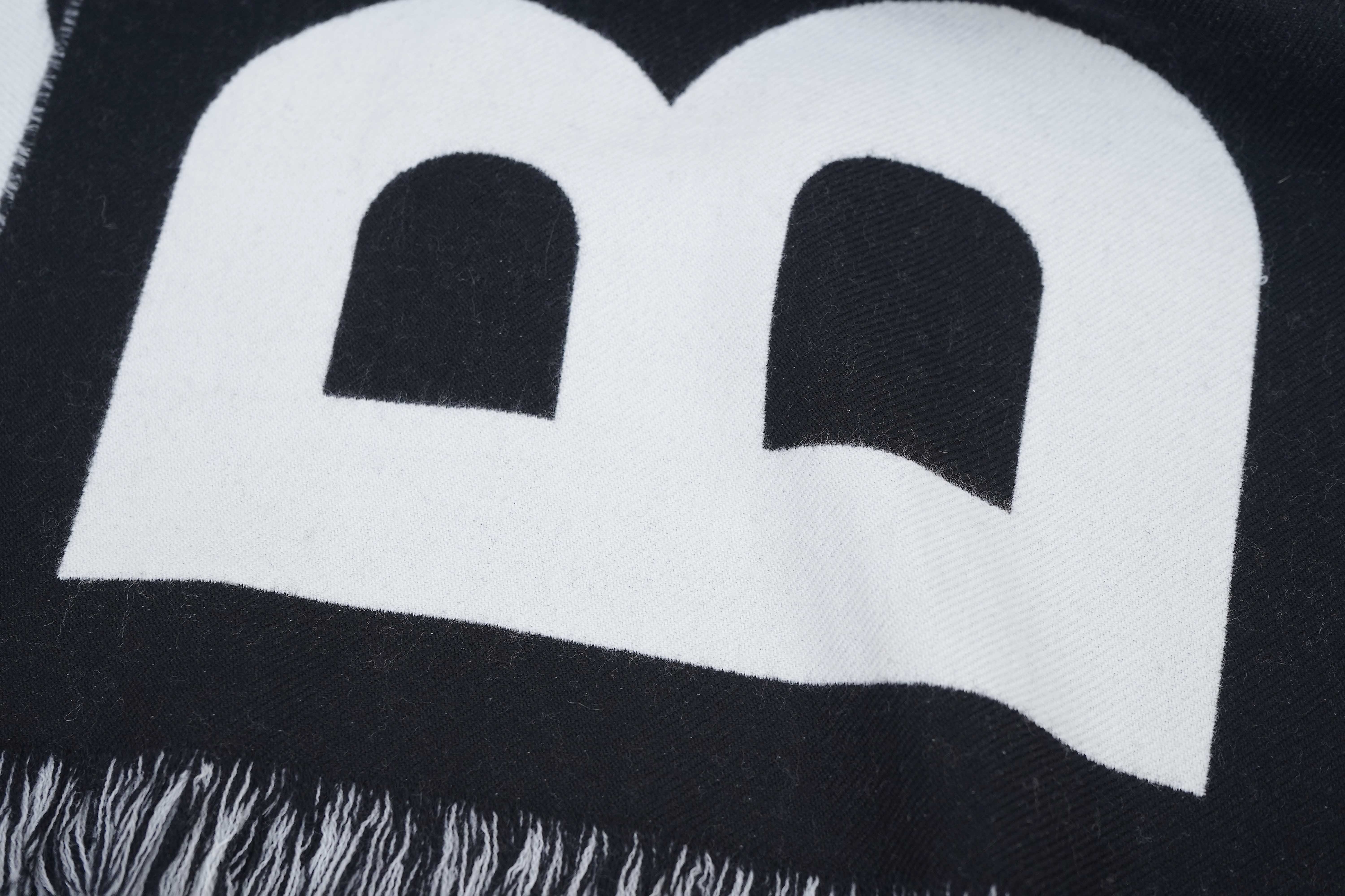 Classic Check Lambswool Black/White Scarf