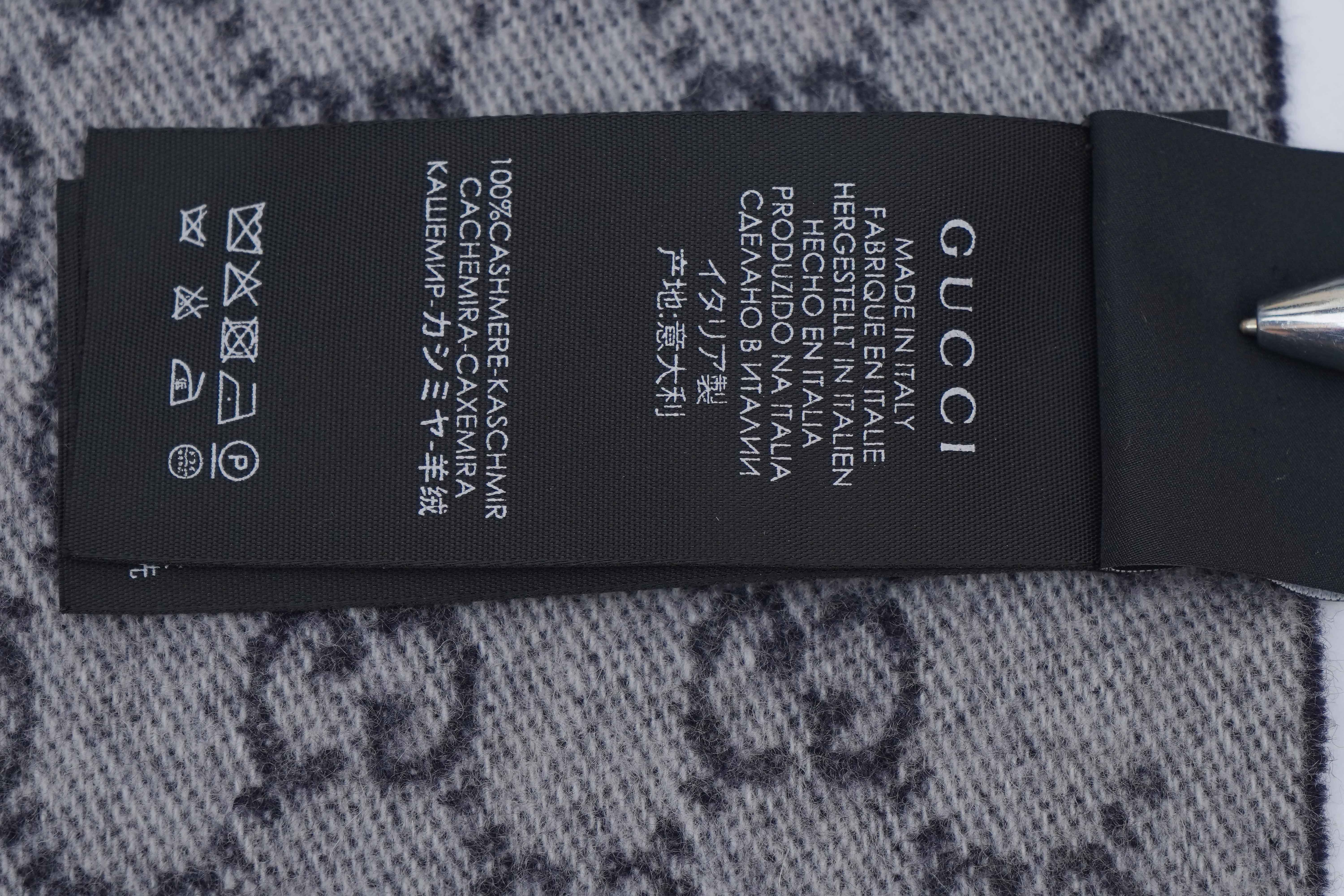 Gucci Pre-owned Logo Cashmere Grey Scarf