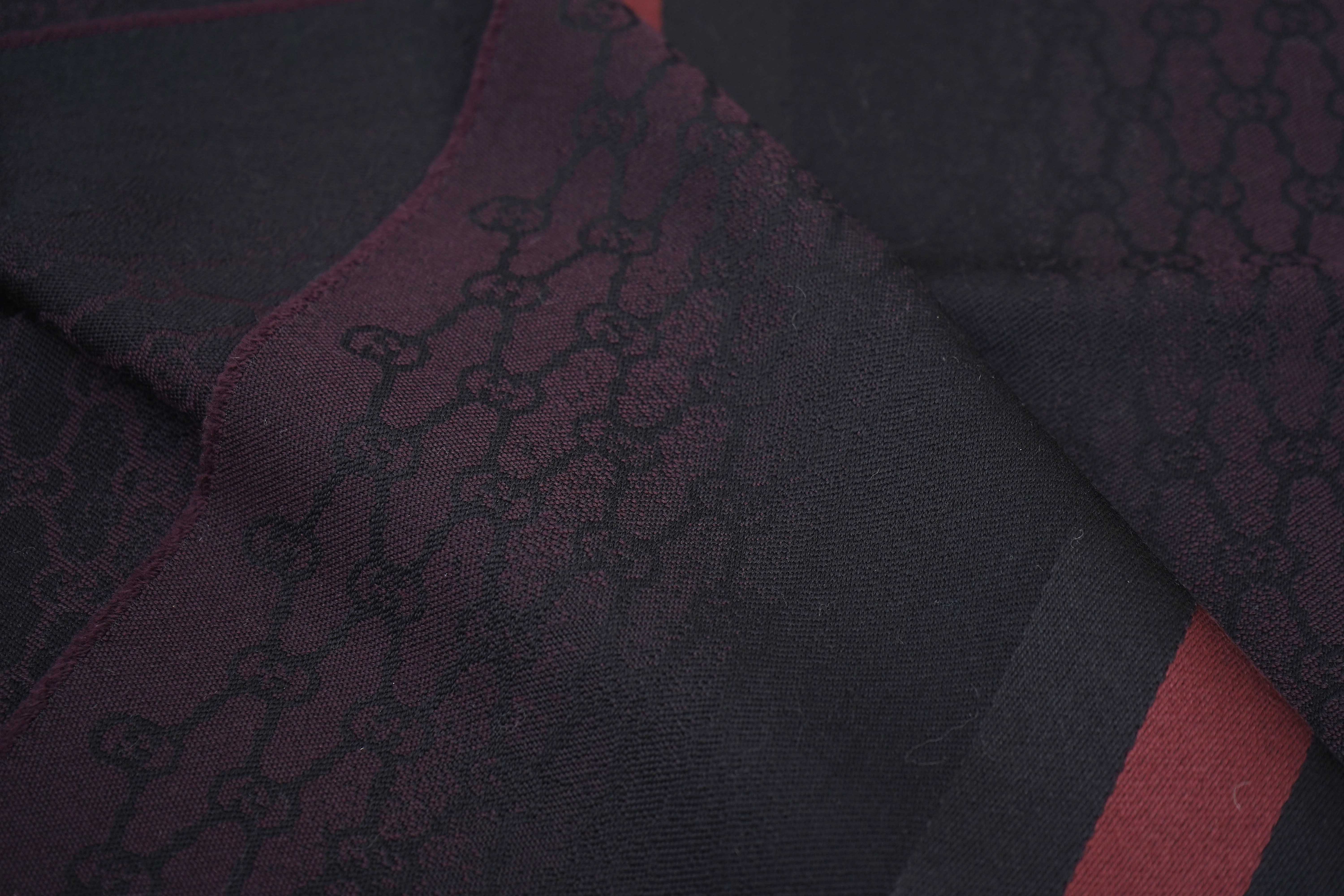 Gucci Pre-owned Logo Wool Burgundy Scarf