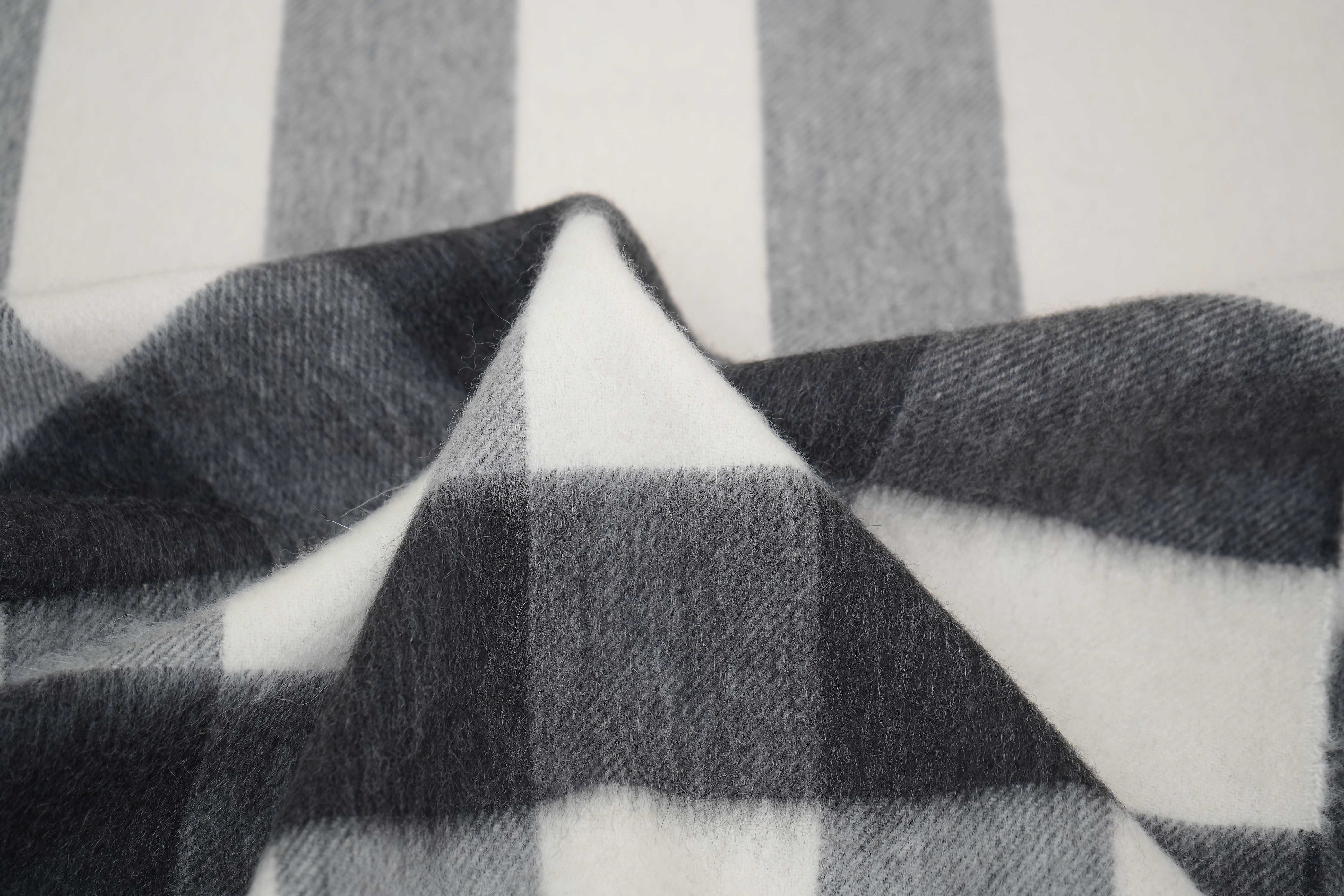 Classic Check Cashmere Ecru Scarf